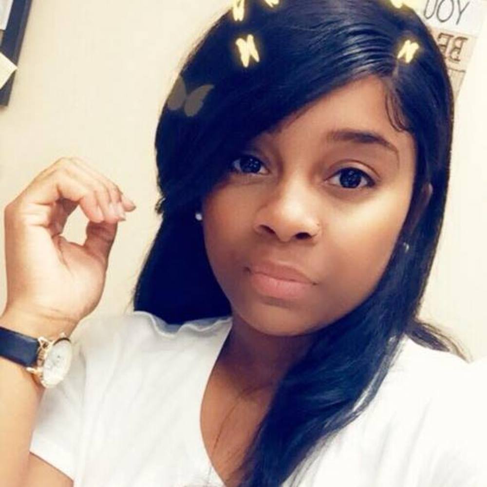 Meet your Posher, Ebony